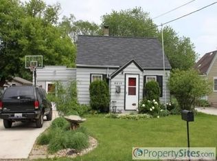 8213 Ravere St, Machesney Park, IL 61115