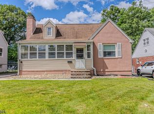 23 Woodward Ave, Bloomingdale, NJ 07403