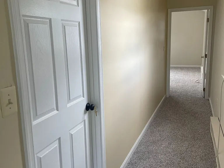 913 S Ode St #B — Photo 3