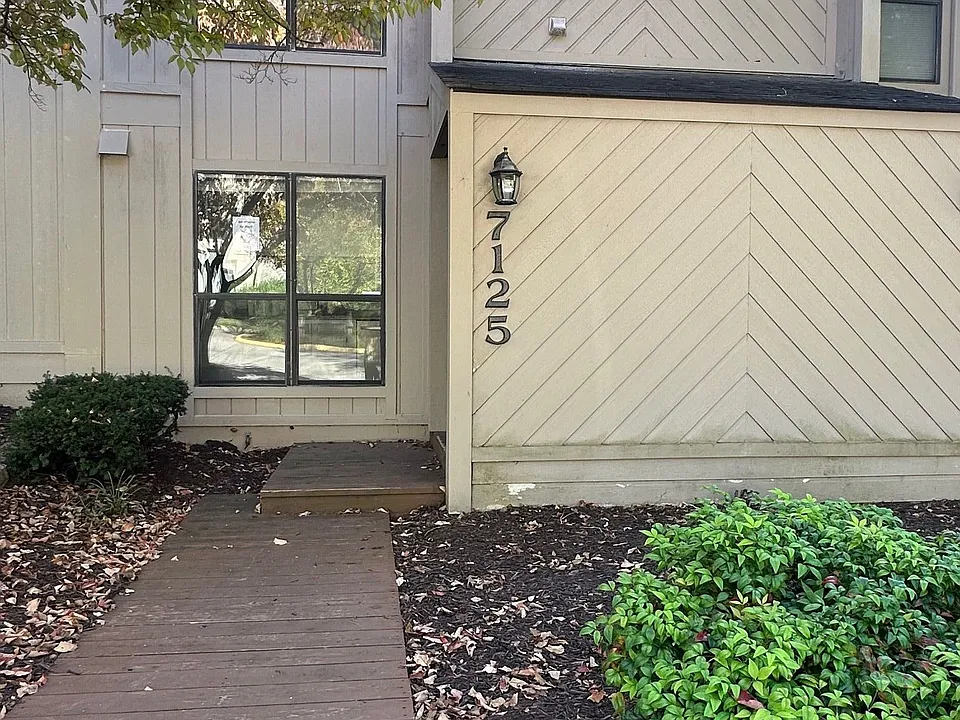 7125 Woods Crossing Dr #7125