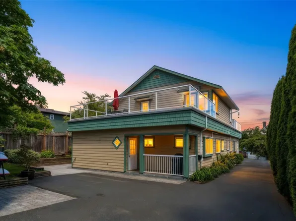 208 Raynor Ave, Victoria, BC V9A 3A2