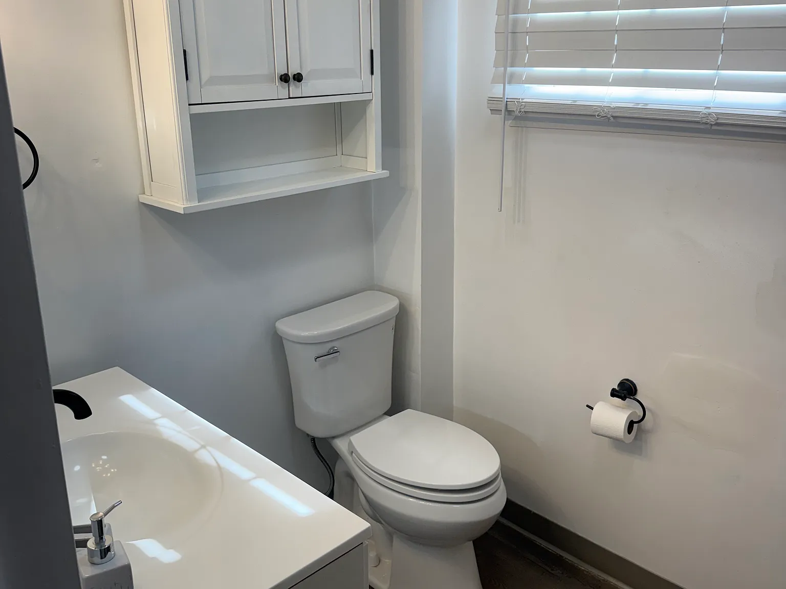 3 bed, $1,400 — Photo 2