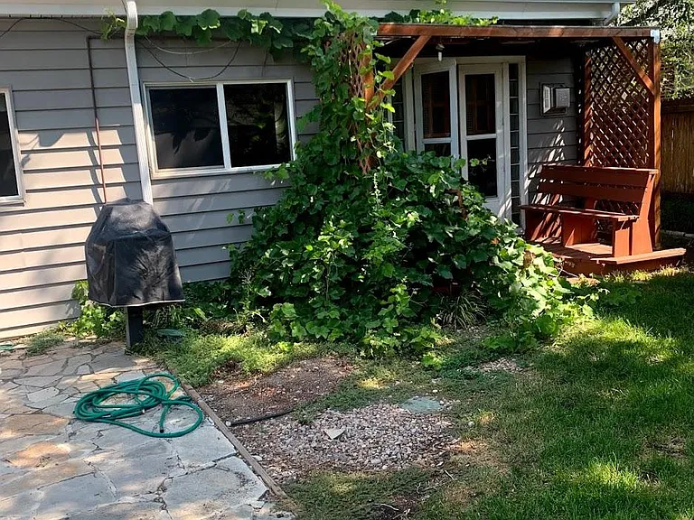 1262 E Stratford Ave — Photo 3