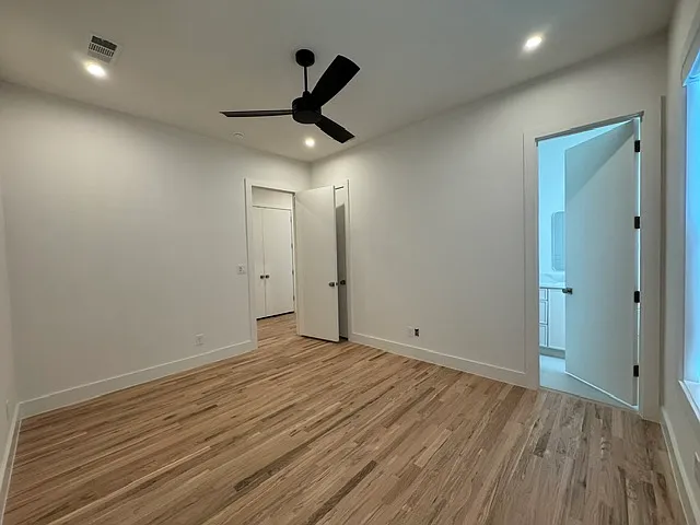 5115 Vanderbilt Ave — Photo 25