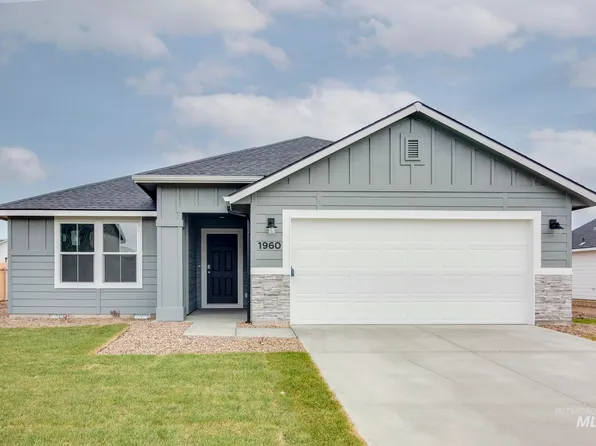 1960 SW Sharpshinned Ave, Mountain Home, ID 83647