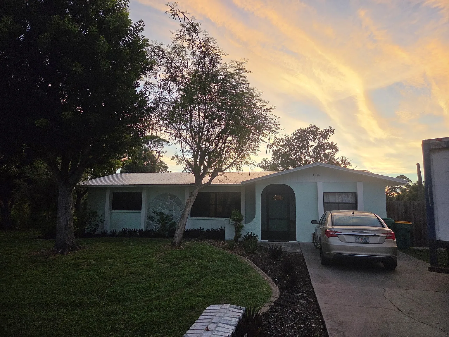 2 bed, 1340 sqft, $2,195 — Photo 2