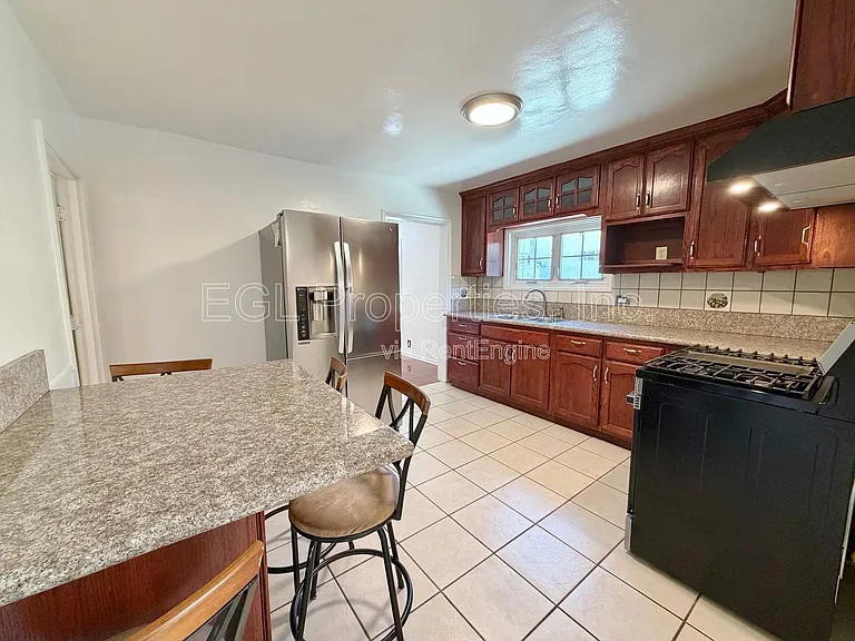 2407 Fernleaf St — Photo 5