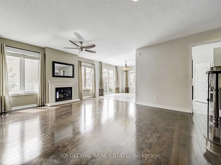 2 Bowkett Dr — Photo 8