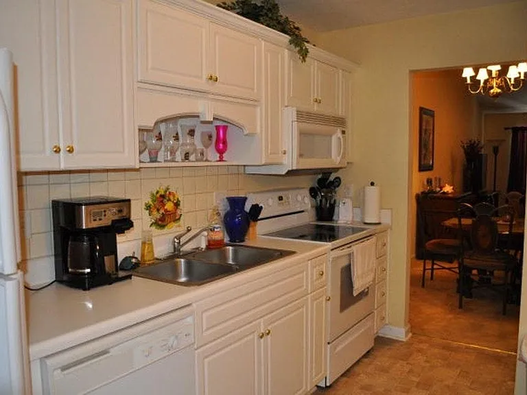 322 Beech Ln — Photo 5