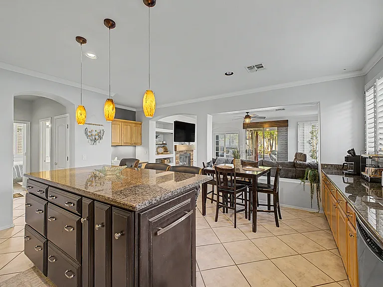 1622 W Nighthawk Way — Photo 12