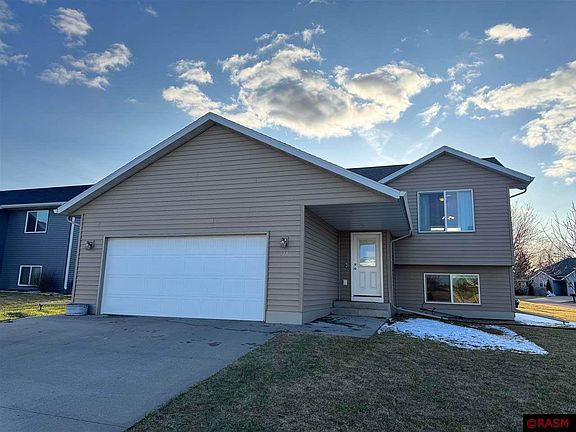 3rd image of 518 Allyn Cir
