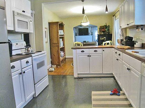 2nd image of 4517 High St W