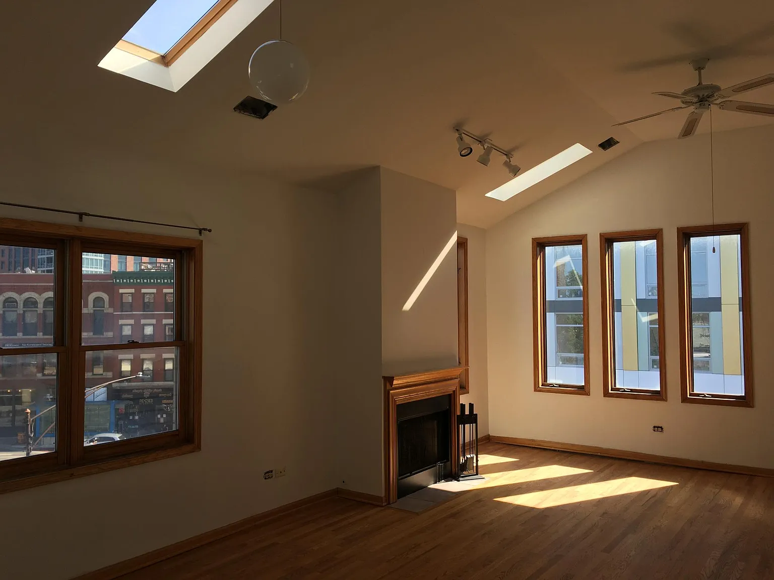 3 bed, 1500 sqft, $3,600 — Photo 1