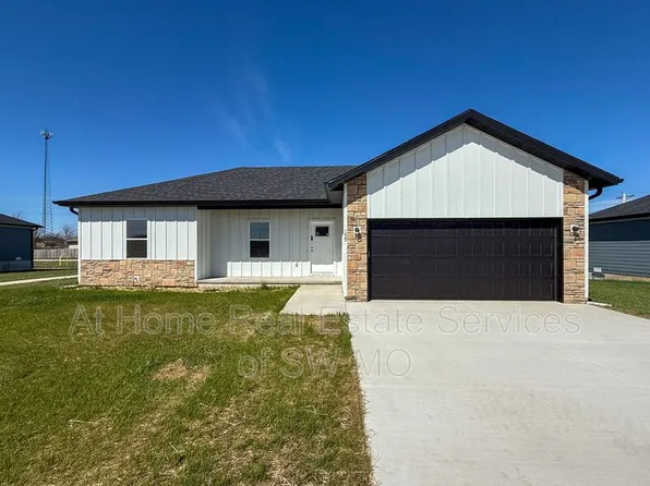 199 W Oaklawn St, Rogersville, MO 65742
