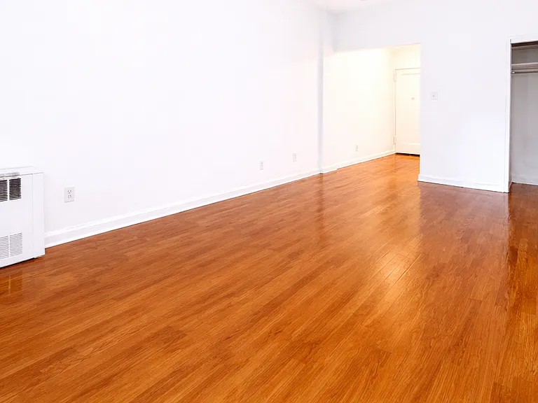 404 E 75th St #3C — Photo 2