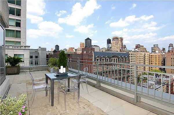 Sold by Corcoran | media 16