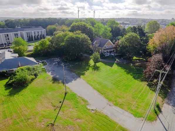 15 Shirley St, Fairhaven, MA 02719