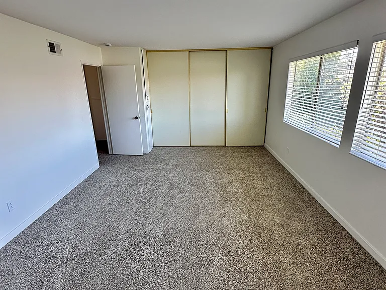 6566 Ridge Manor Ave — Photo 15