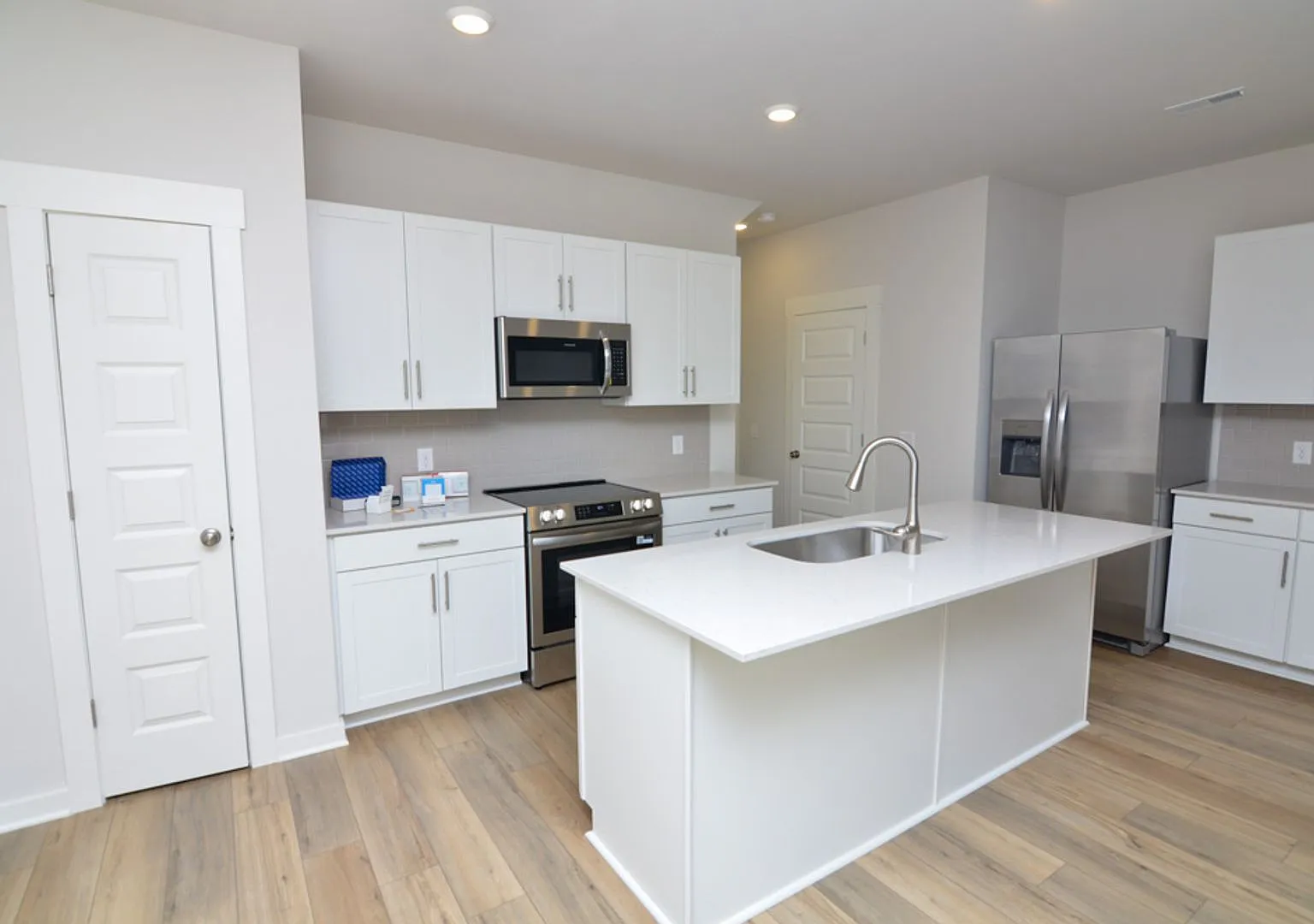1704 Manuka Ln. — Photo 2