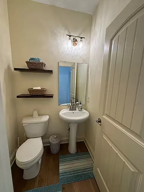 3 bed, 2.5 bath, 2700 sqft, $6,000 — Photo 3