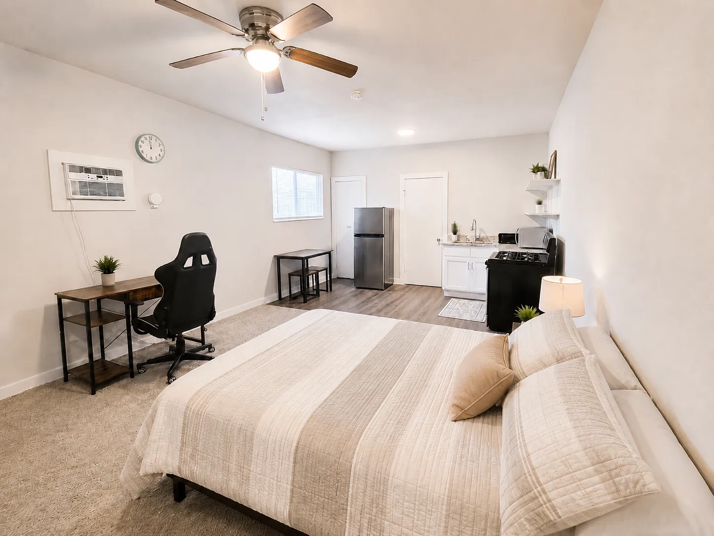 Studio, 350 sqft, $875 — Photo 1