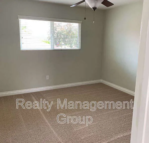 3932 9th Ave #18 — Photo 5