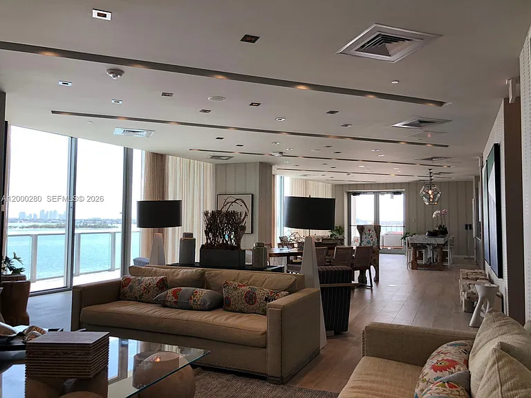 2900 NE 7th Ave #2907 — Photo 47