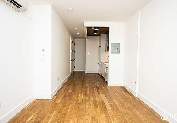 5th image of 195 Sullivan Pl APT 2F