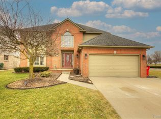 30040 Crescent Dr, Chesterfield, MI 48051