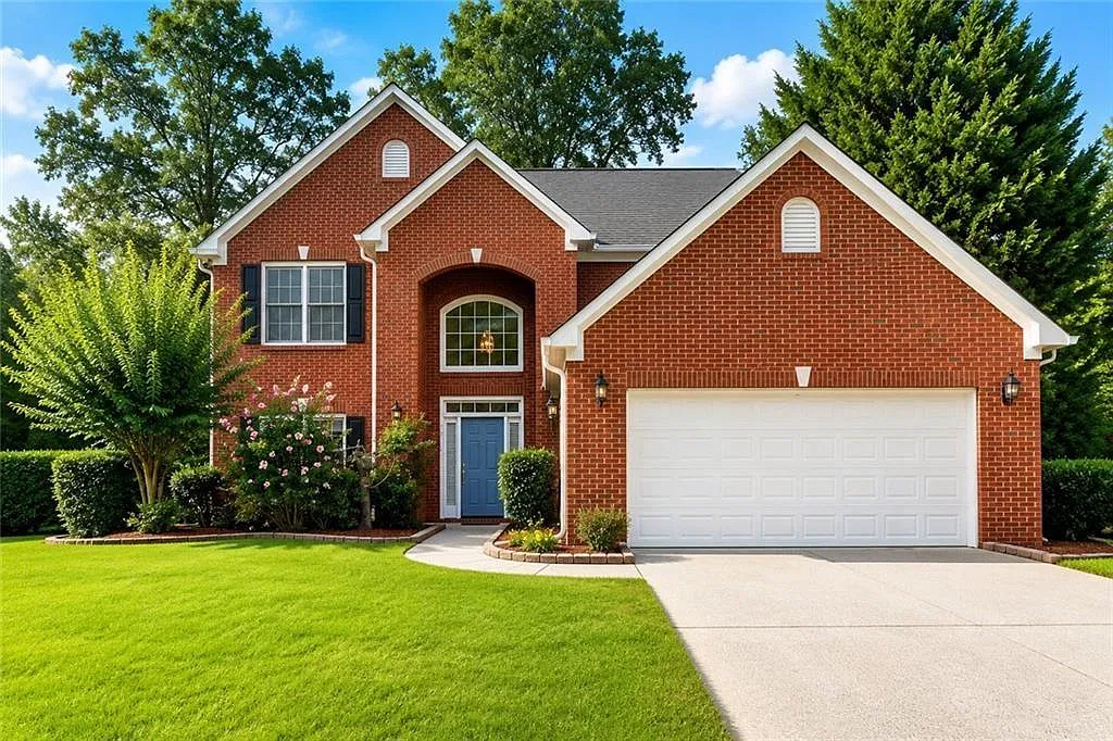 4 bed, 2.5 bath, 2857 sqft, $2,790 — Photo 1