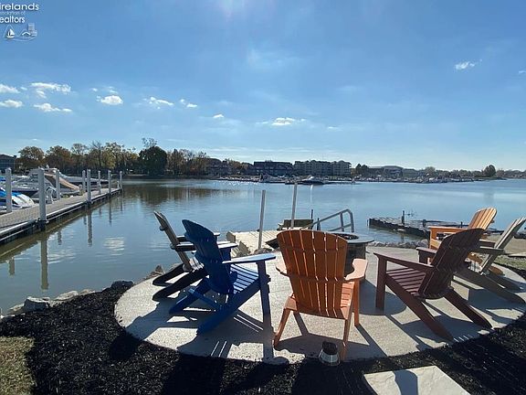 5th image of 2204 River Ave #2206
