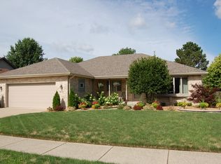 18320 Country Ln, Lansing, IL 60438