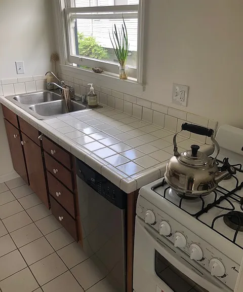 5242 Shafter Ave — Photo 6