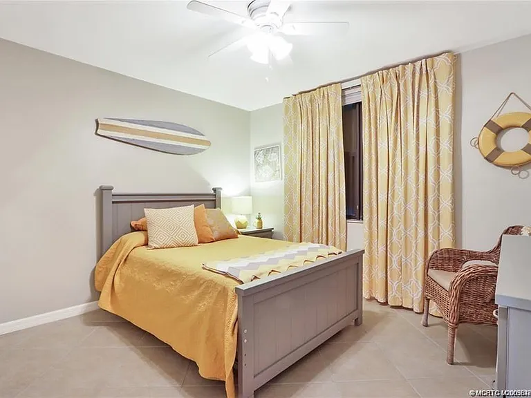 10600 S Ocean Dr #2 — Photo 17