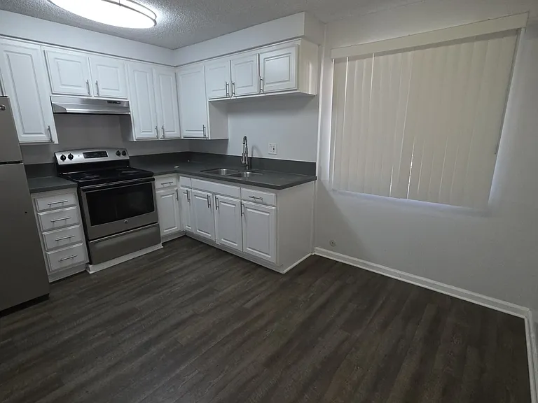 2515 Ocean View Ave #109 — Photo 2