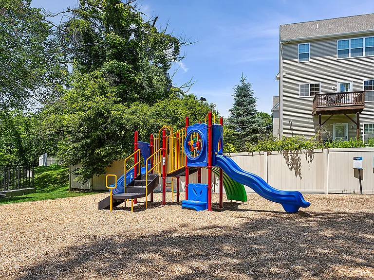 Ridgeway Place — Photo 3