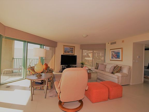 5th image of 906 Padre Blvd