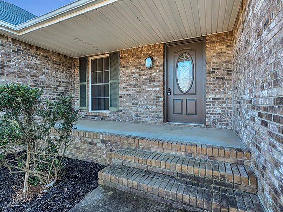 4th image of 2862 Prince Dr