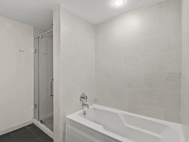 2101 Market St #8O5 — Photo 22