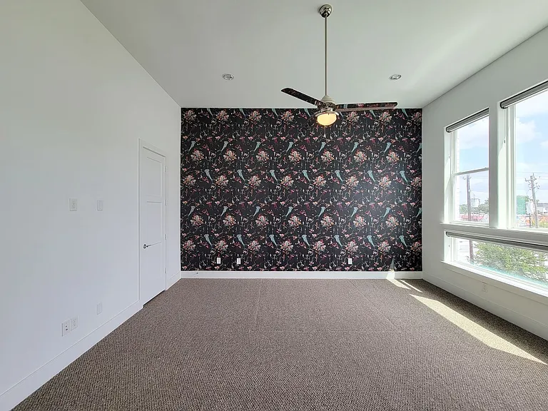 9 N Saint Charles St #B — Photo 23