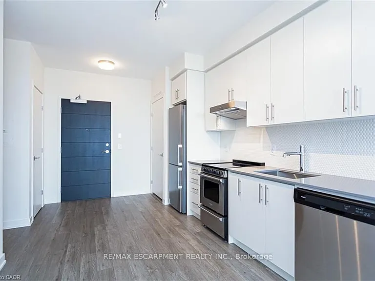 212 King William St E #1019 — Photo 13