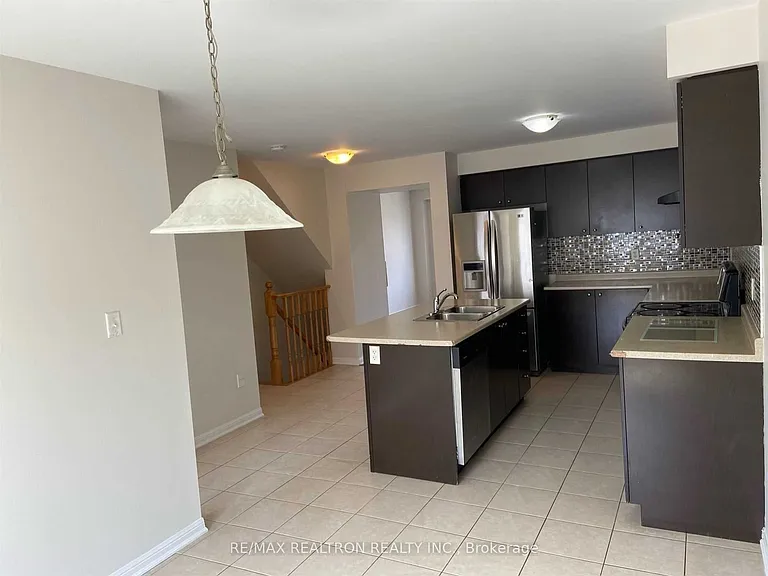 23 Sidford Rd S — Photo 4