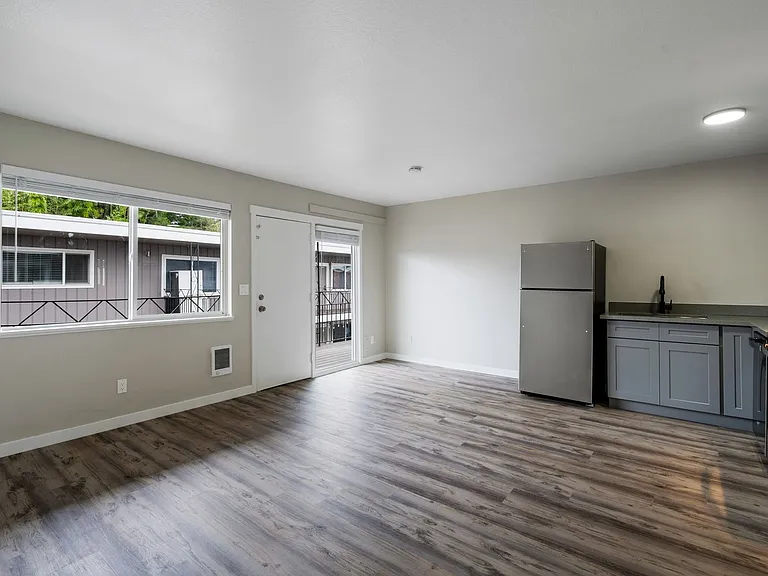 Eastside Village Apartments — Photo 51