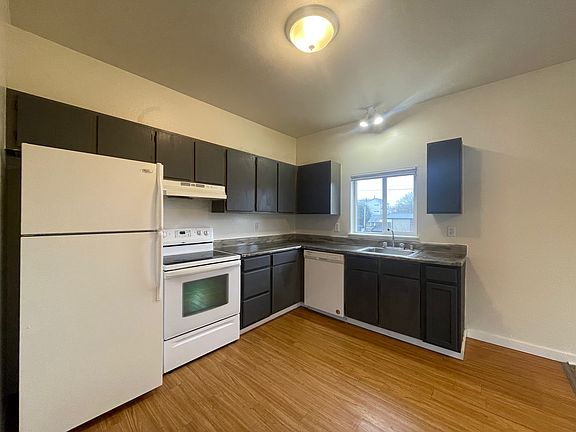 4th image of 806 S Yakima Ave #8