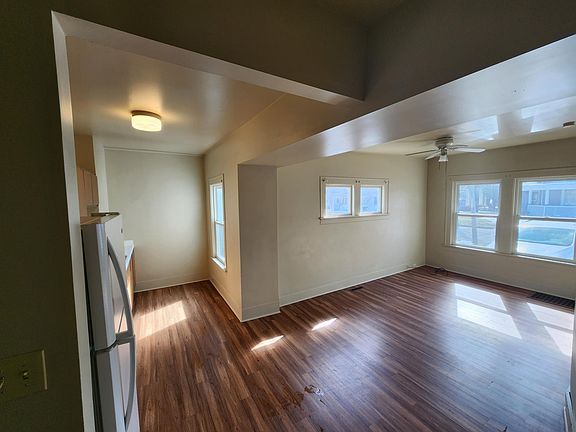 Hall to Livingroom