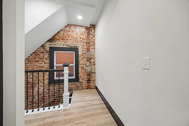 112 Valencia St — Photo 8