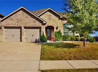 8800 Night Wind Ln, Fort Worth, TX 76244