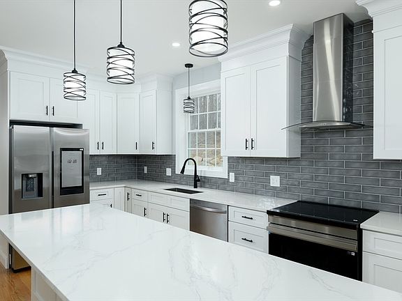 3rd image of 61 Shady Ave