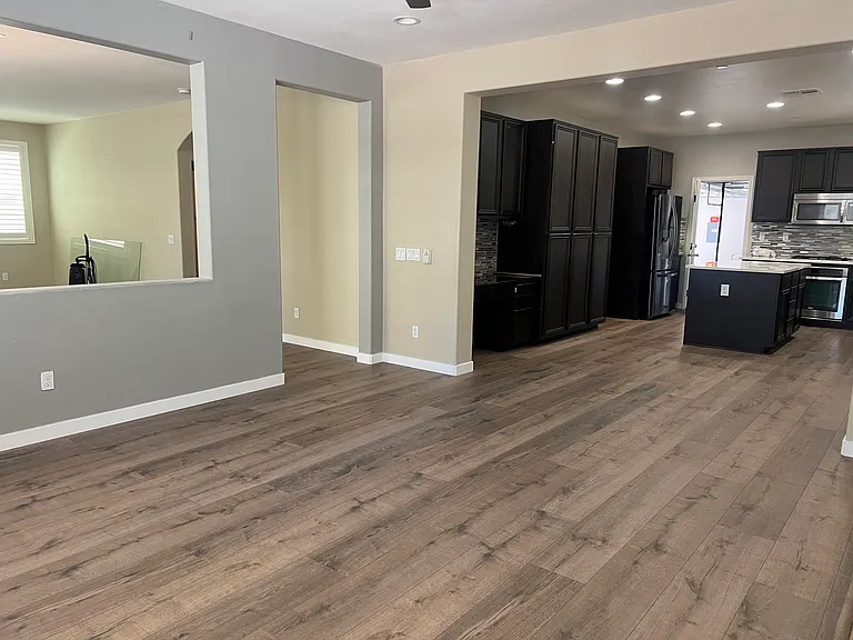 1338 Pyramid Peak St — Photo 11