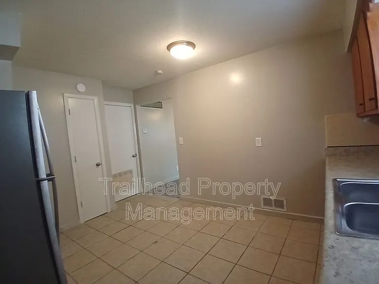 3325 S Oxford Ave #A — Photo 14